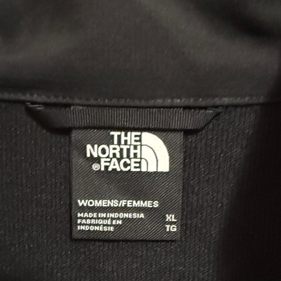 The North Face Women’s Black Performance Jacket- Wind Breaker - Picture 2 of 4